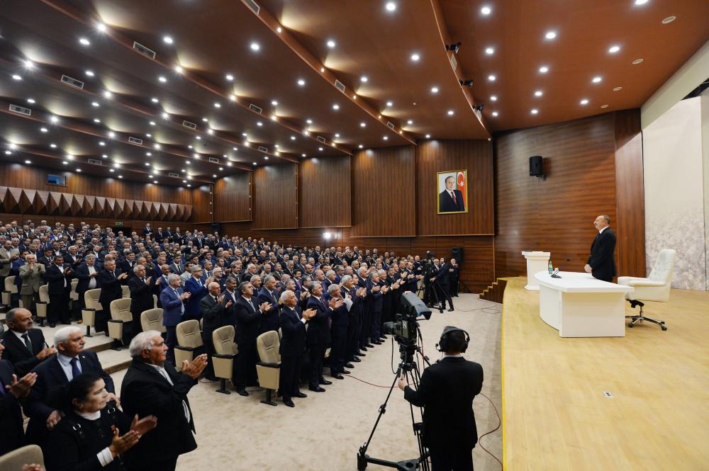 Sabirabadda İlham Əliyevin sədrliyi ilə pambıqçılığın inkişafına dair respublika müşavirəsi keçirilib (YENİLƏNİB) (FOTO)