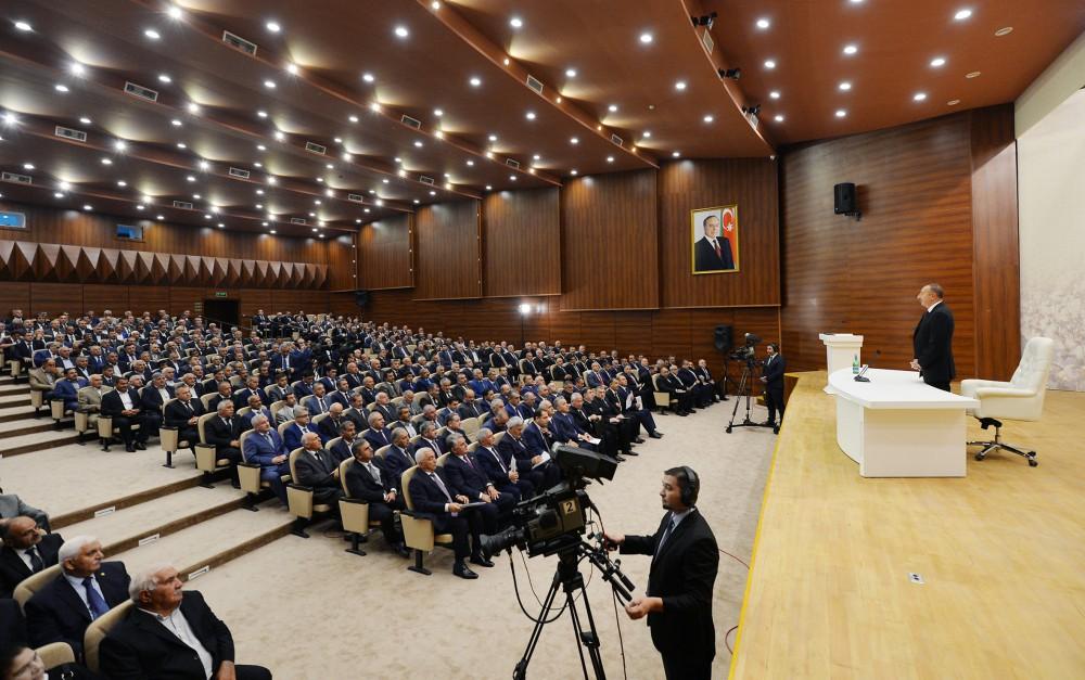 Sabirabadda İlham Əliyevin sədrliyi ilə pambıqçılığın inkişafına dair respublika müşavirəsi keçirilib (YENİLƏNİB) (FOTO)