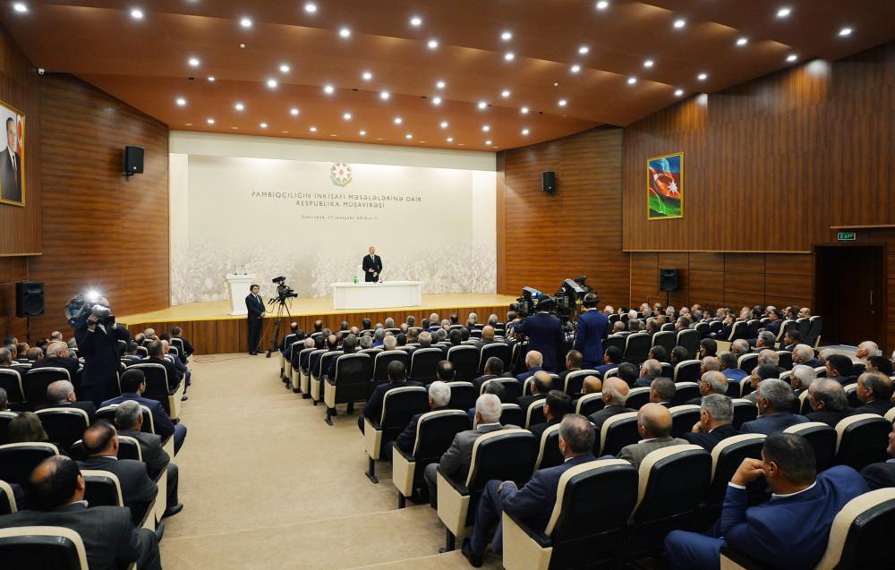 Sabirabadda İlham Əliyevin sədrliyi ilə pambıqçılığın inkişafına dair respublika müşavirəsi keçirilib (YENİLƏNİB) (FOTO)