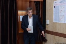 Rusiya vətəndaşları Azərbaycanda səs verirlər (FOTO)