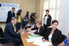 Rusiya vətəndaşları Azərbaycanda səs verirlər (FOTO)