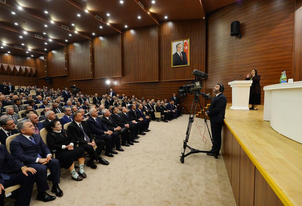 Sabirabadda İlham Əliyevin sədrliyi ilə pambıqçılığın inkişafına dair respublika müşavirəsi keçirilib (YENİLƏNİB) (FOTO)