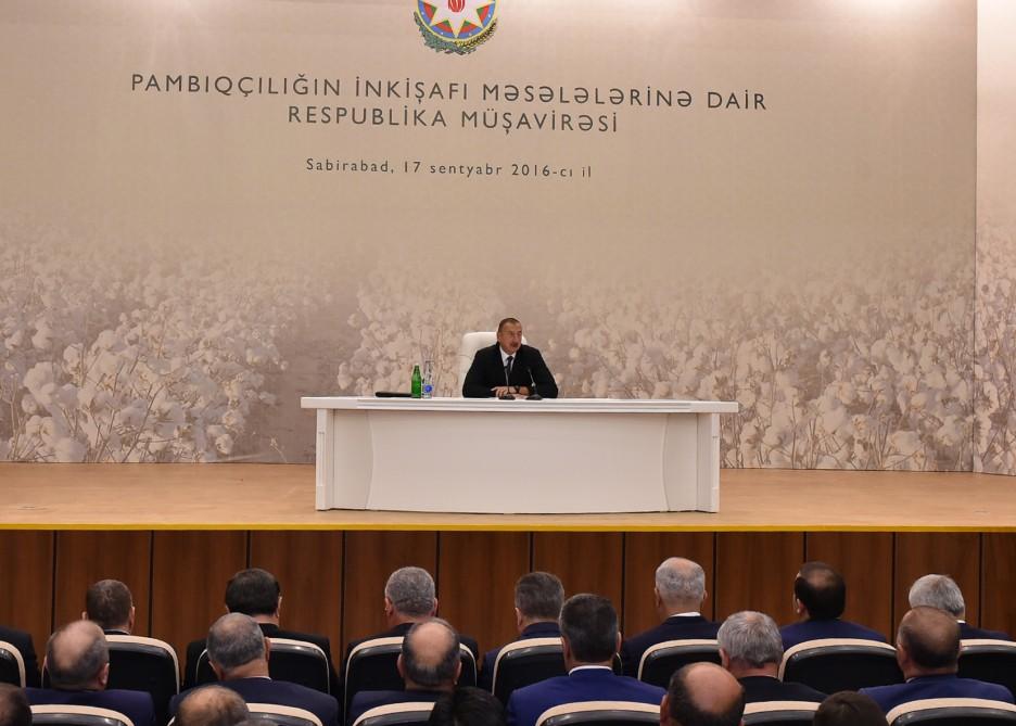 Sabirabadda İlham Əliyevin sədrliyi ilə pambıqçılığın inkişafına dair respublika müşavirəsi keçirilib (YENİLƏNİB) (FOTO)