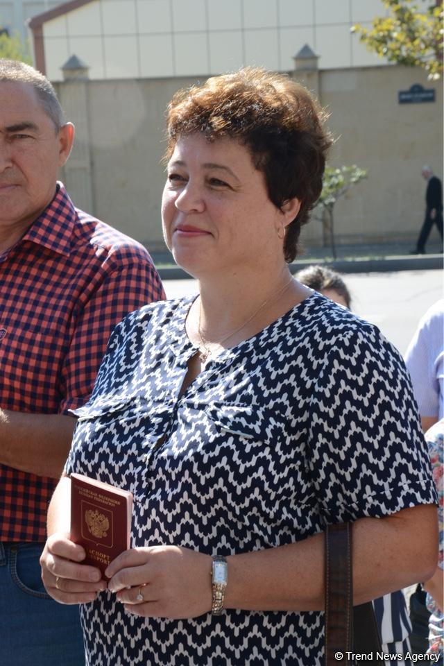Rusiya vətəndaşları Azərbaycanda səs verirlər (FOTO)