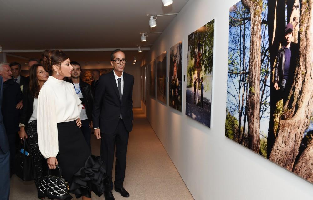 Mehriban Əliyeva Parisdə “Azərbaycan şəhərciyi”nin rəsmi açılışında iştirak edib (FOTO)