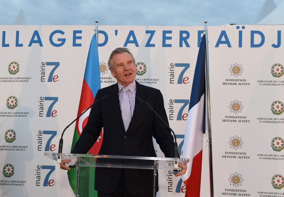 Mehriban Əliyeva Parisdə “Azərbaycan şəhərciyi”nin rəsmi açılışında iştirak edib (FOTO)