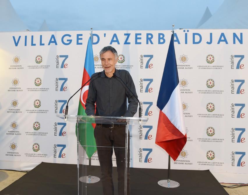 Mehriban Əliyeva Parisdə “Azərbaycan şəhərciyi”nin rəsmi açılışında iştirak edib (FOTO)