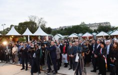 Mehriban Əliyeva Parisdə “Azərbaycan şəhərciyi”nin rəsmi açılışında iştirak edib (FOTO)