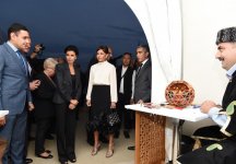 Mehriban Əliyeva Parisdə “Azərbaycan şəhərciyi”nin rəsmi açılışında iştirak edib (FOTO)