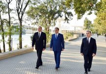 Prezident İlham Əliyev Mingəçevirdə aparılan abadlıq və tikinti işləri ilə tanış olub (FOTO)