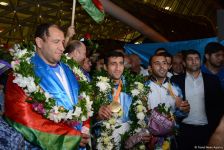 Paralimpiyaçılarımız Vətənə döndülər (FOTO)