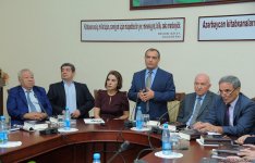 Sona Vəliyevanın “İşığa gedən yol” romanının təqdimat mərasimi keçirilib (FOTO)