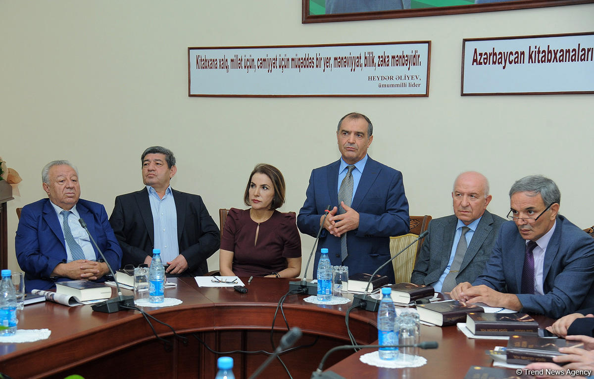 Sona Vəliyevanın “İşığa gedən yol” romanının təqdimat mərasimi keçirilib (FOTO)