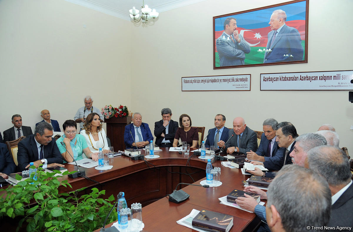Sona Vəliyevanın “İşığa gedən yol” romanının təqdimat mərasimi keçirilib (FOTO)