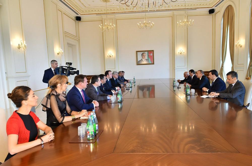 Prezident İlham Əliyev AŞPA-nın Referendumu Dəyərləndirmə Missiyası nümayəndə heyətini qəbul edib (FOTO) (YENİLƏNİB)