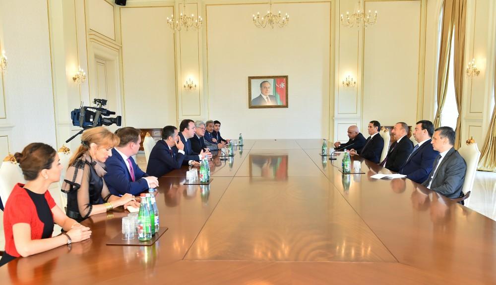 Prezident İlham Əliyev AŞPA-nın Referendumu Dəyərləndirmə Missiyası nümayəndə heyətini qəbul edib (FOTO) (YENİLƏNİB)