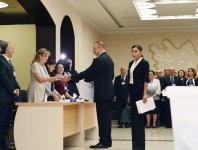 Prezident İlham Əliyev və xanımı Bakıdakı 6 saylı seçki məntəqəsində səs veriblər (YENİLƏNİB) (FOTO)