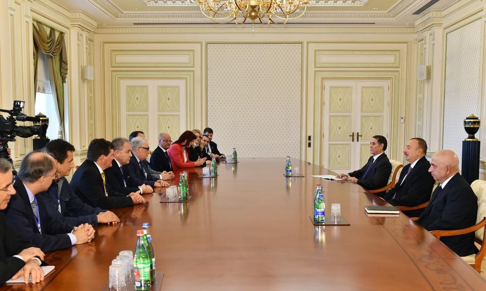 Prezident İlham Əliyev Avropa Seçkilərin Müşahidəsi Akademiyası Missiyasının nümayəndə heyətini qəbul edib (FOTO) (YENİLƏNİB)
