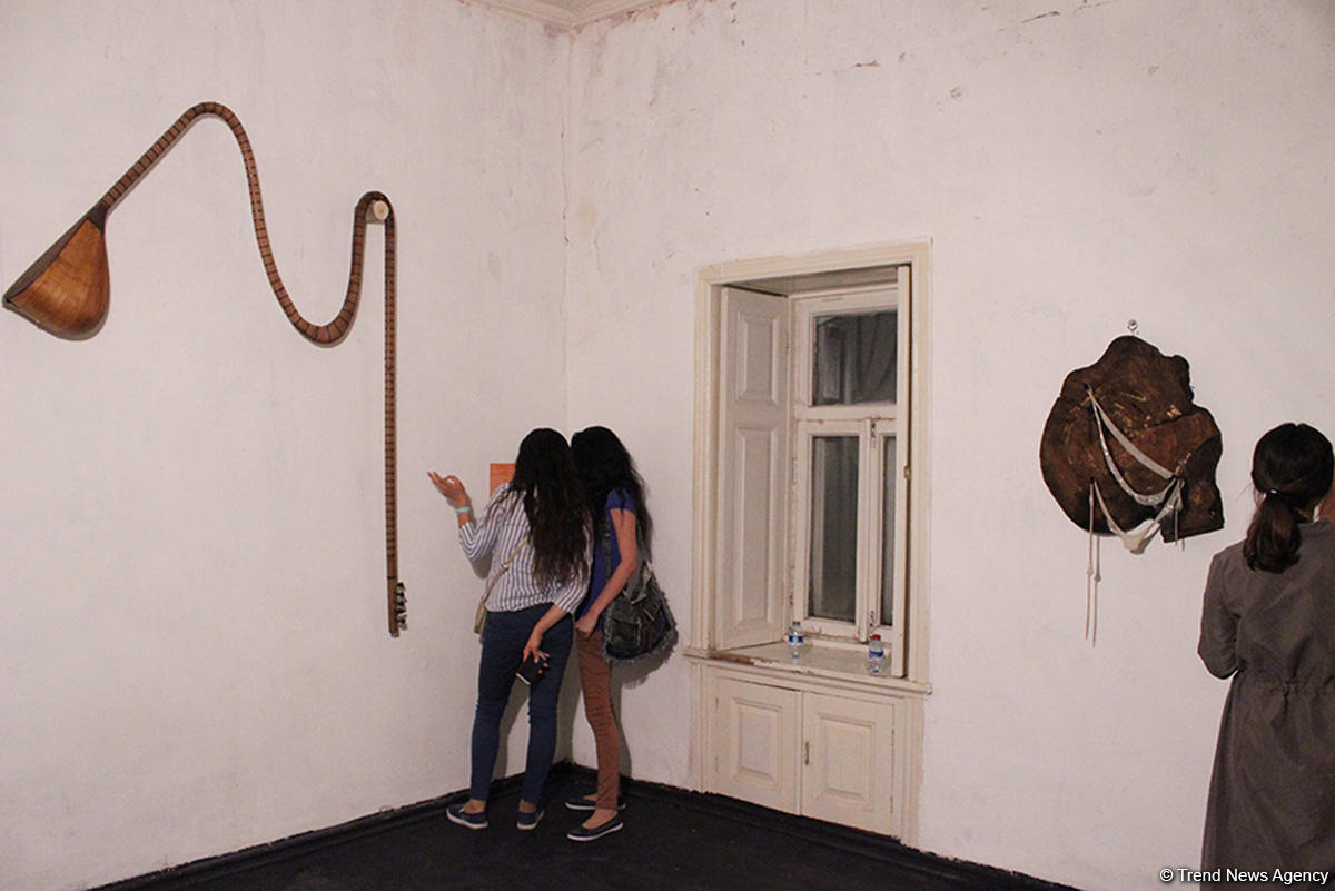 "Rahat keyləşmə" adlı qrup sərgisi keçirilib (FOTO)