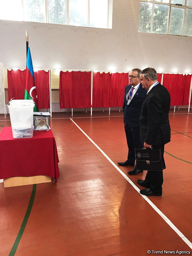 Avstraliya parlamentinin müşahidəçiləri də referendumun müşahidəsinə qoşuldular (FOTO)