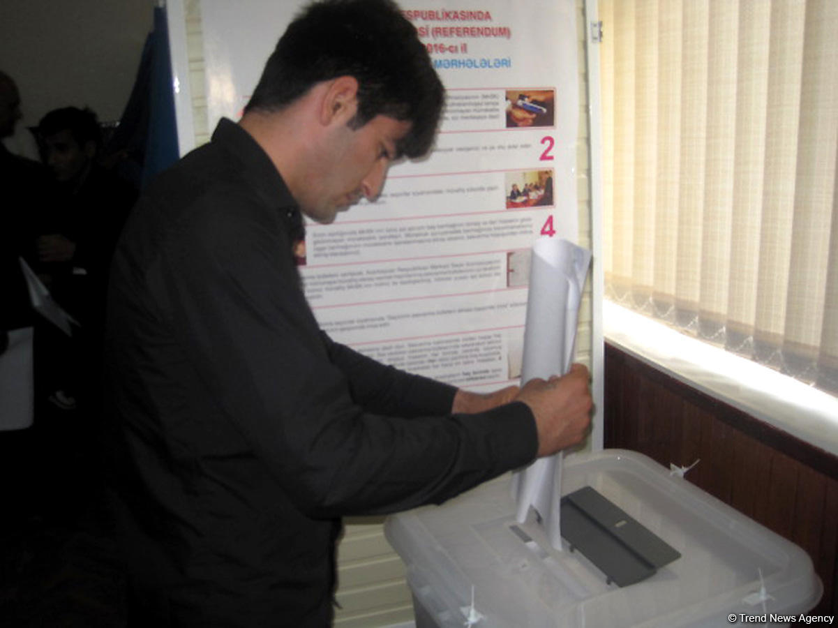 Cəzaçəkmə müəssisələri və istintaq təcridxanalarında səsvermə keçirilir (FOTO)