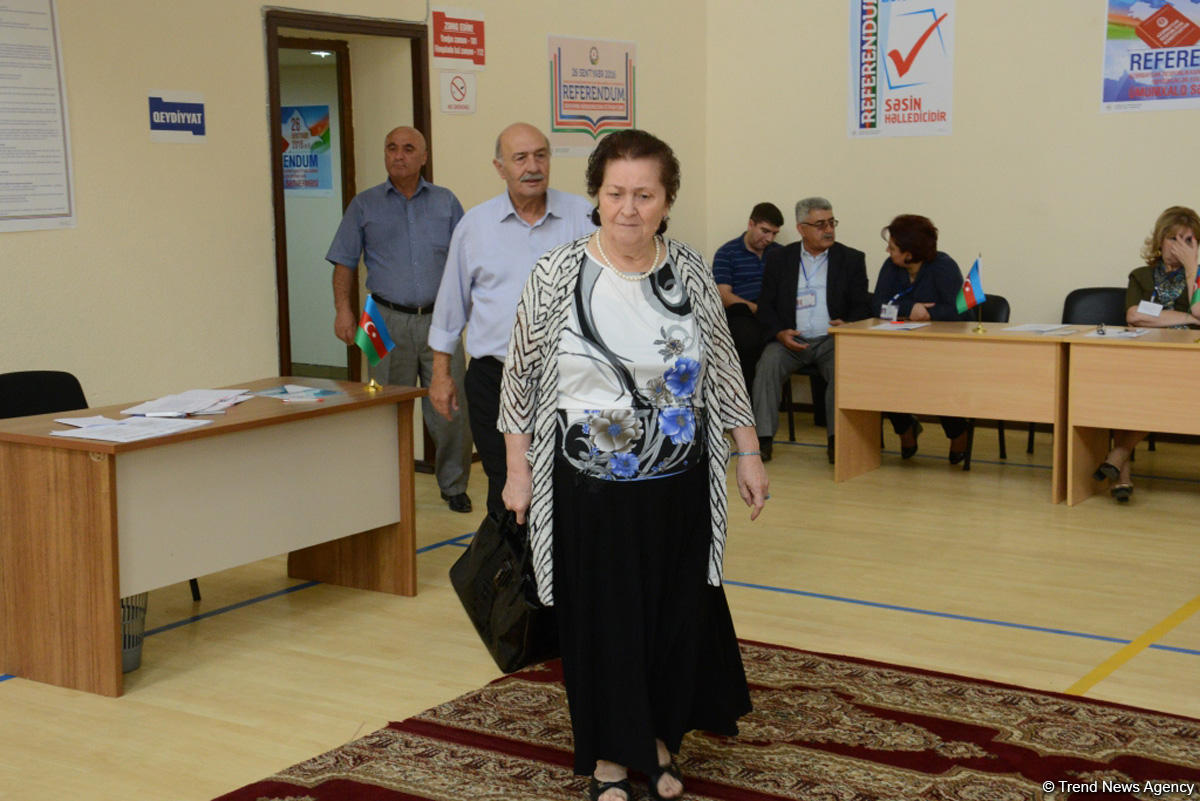 Azərbaycanda ümumxalq səsverməsi keçirilir (FOTO)
