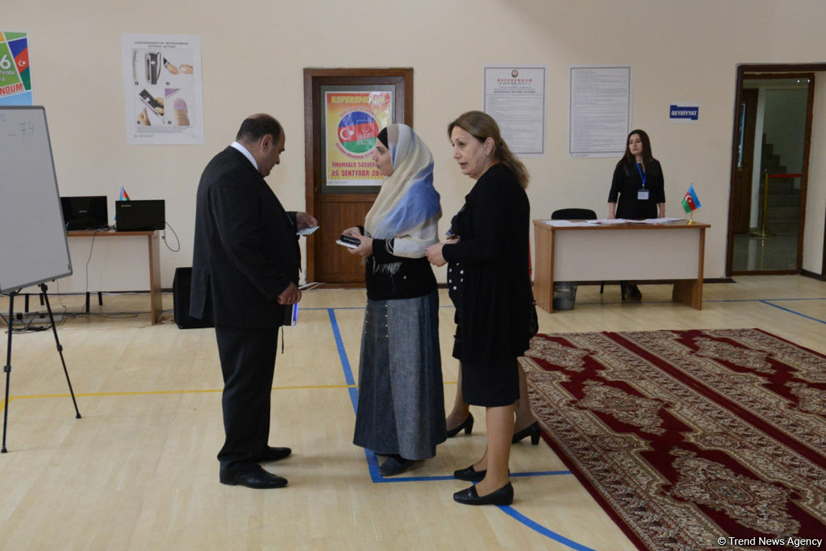 Azərbaycanda ümumxalq səsverməsi keçirilir (FOTO)