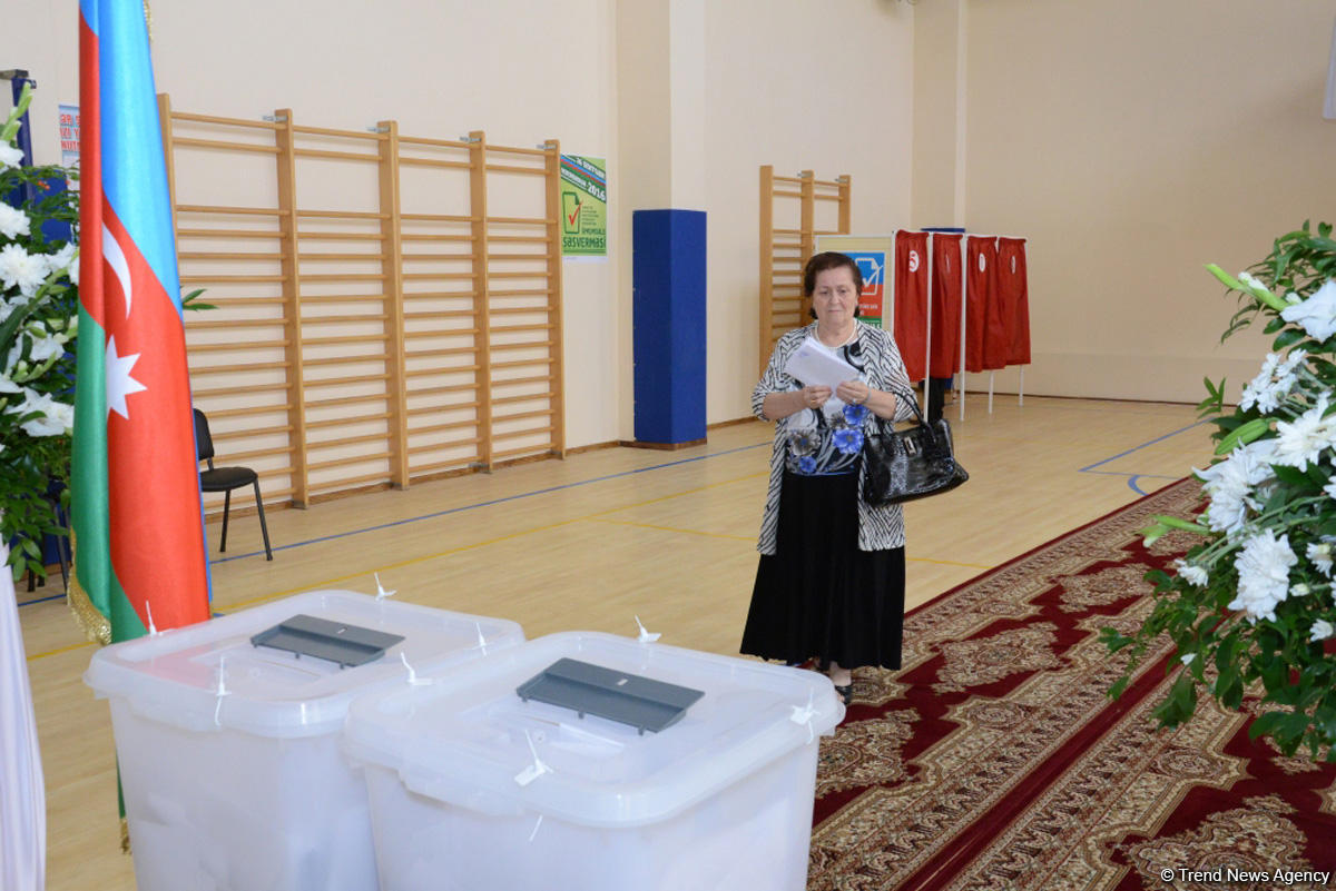 Azərbaycanda ümumxalq səsverməsi keçirilir (FOTO)
