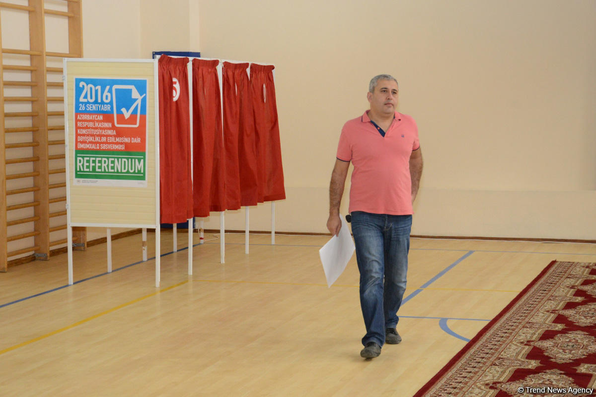 Azərbaycanda ümumxalq səsverməsi keçirilir (FOTO)