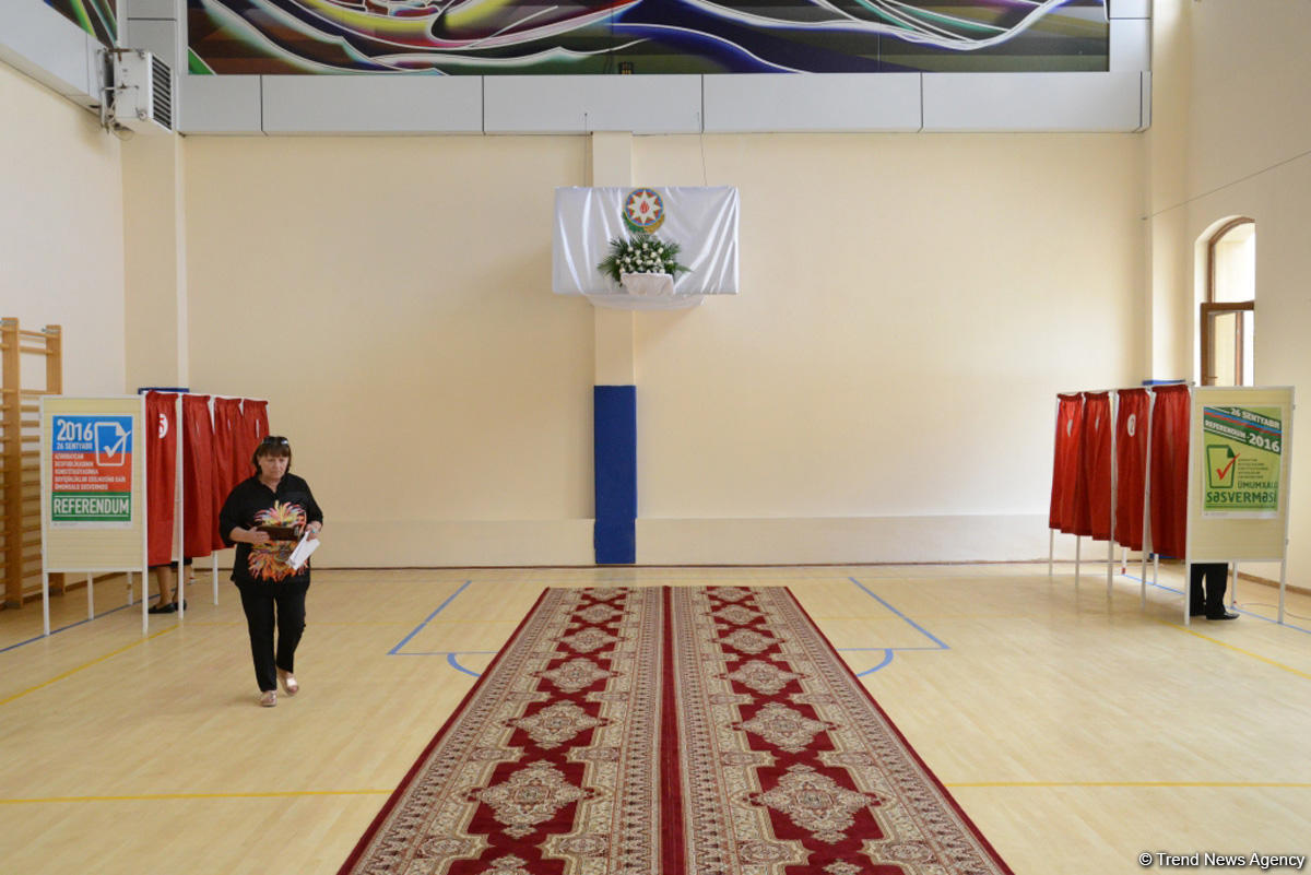 Azərbaycanda ümumxalq səsverməsi keçirilir (FOTO)