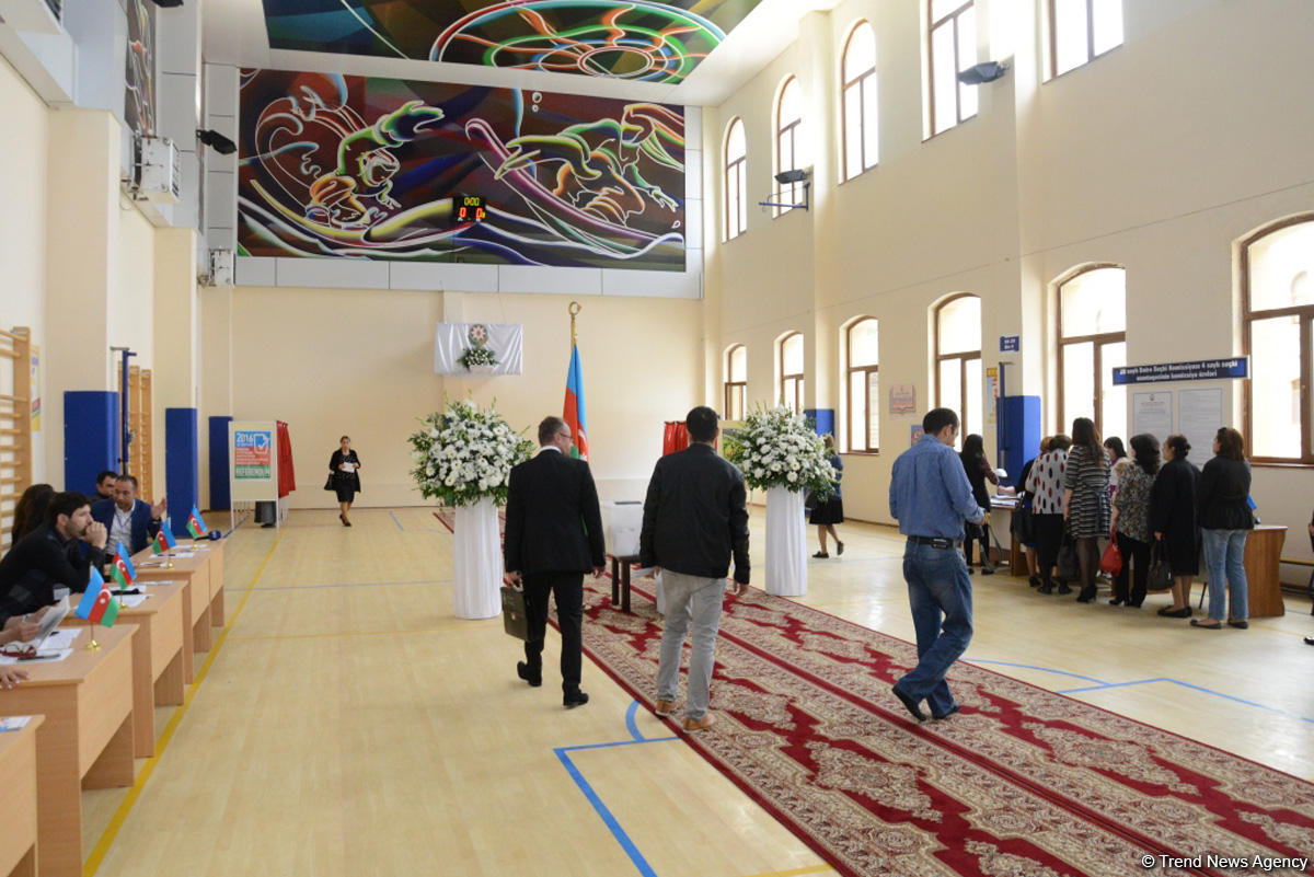 Azərbaycanda ümumxalq səsverməsi keçirilir (FOTO)