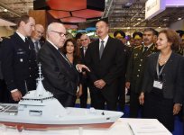 Prezident İlham Əliyev “ADEX 2016” II Azərbaycan Beynəlxalq müdafiə sərgisi ilə tanış olub (YENİLƏNİB) (FOTO)