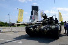 ADEX 2016-da müasir silahlar nümayiş etdirilir (YENİLƏNİB) (FOTO)