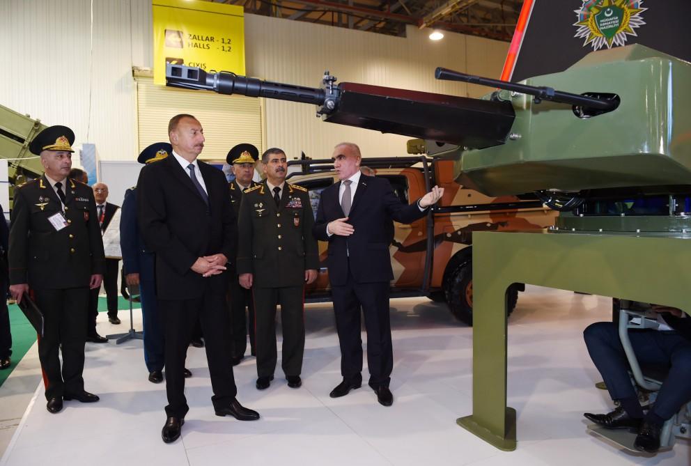 Prezident İlham Əliyev “ADEX 2016” II Azərbaycan Beynəlxalq müdafiə sərgisi ilə tanış olub (YENİLƏNİB) (FOTO)