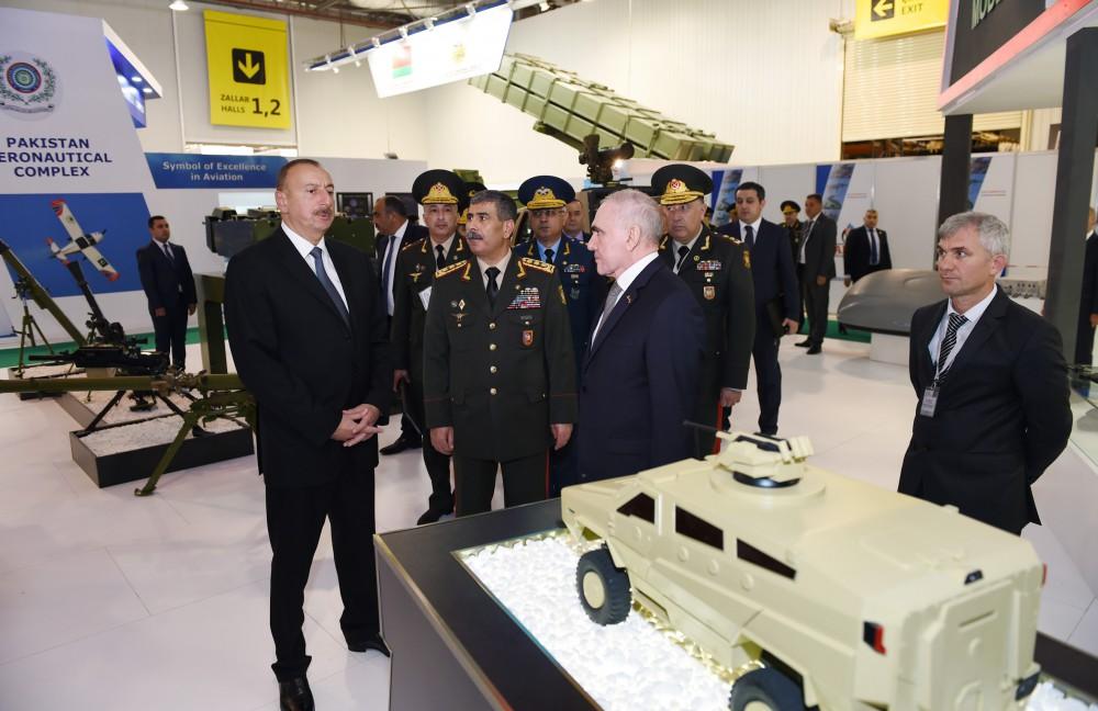 Prezident İlham Əliyev “ADEX 2016” II Azərbaycan Beynəlxalq müdafiə sərgisi ilə tanış olub (YENİLƏNİB) (FOTO)