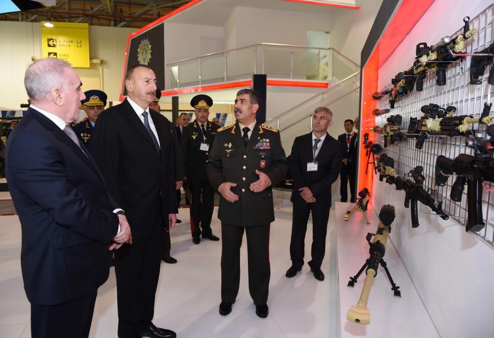 Prezident İlham Əliyev “ADEX 2016” II Azərbaycan Beynəlxalq müdafiə sərgisi ilə tanış olub (YENİLƏNİB) (FOTO)