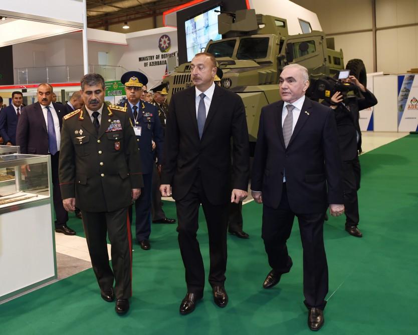 Prezident İlham Əliyev “ADEX 2016” II Azərbaycan Beynəlxalq müdafiə sərgisi ilə tanış olub (YENİLƏNİB) (FOTO)