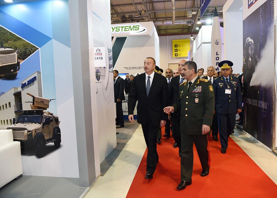 Prezident İlham Əliyev “ADEX 2016” II Azərbaycan Beynəlxalq müdafiə sərgisi ilə tanış olub (YENİLƏNİB) (FOTO)