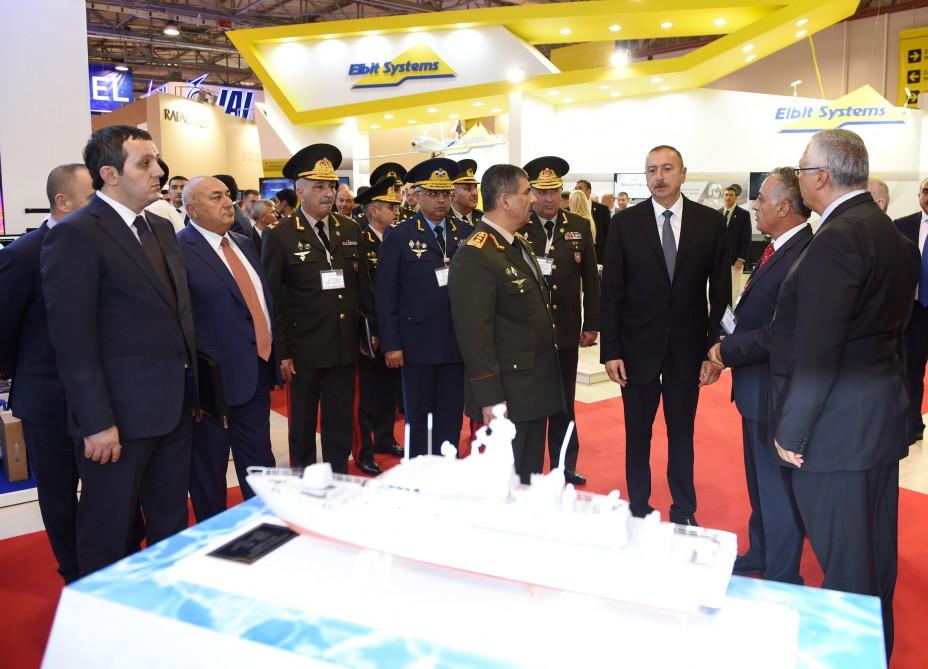 Prezident İlham Əliyev “ADEX 2016” II Azərbaycan Beynəlxalq müdafiə sərgisi ilə tanış olub (YENİLƏNİB) (FOTO)