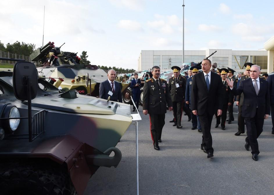 Prezident İlham Əliyev “ADEX 2016” II Azərbaycan Beynəlxalq müdafiə sərgisi ilə tanış olub (YENİLƏNİB) (FOTO)