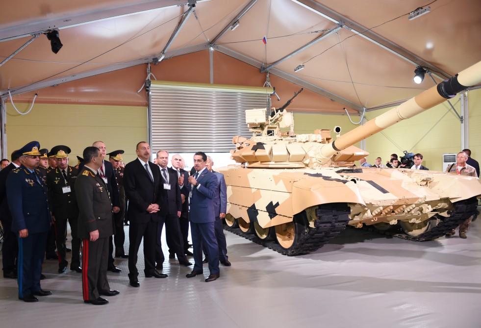 Prezident İlham Əliyev “ADEX 2016” II Azərbaycan Beynəlxalq müdafiə sərgisi ilə tanış olub (YENİLƏNİB) (FOTO)