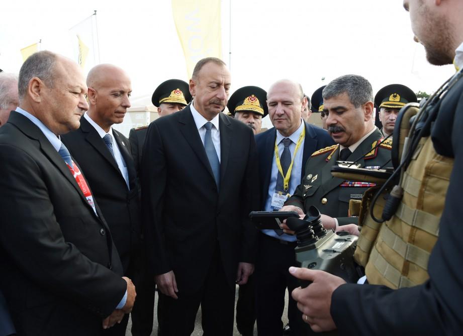 Prezident İlham Əliyev “ADEX 2016” II Azərbaycan Beynəlxalq müdafiə sərgisi ilə tanış olub (YENİLƏNİB) (FOTO)