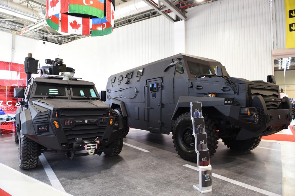 Prezident İlham Əliyev “ADEX 2016” II Azərbaycan Beynəlxalq müdafiə sərgisi ilə tanış olub (YENİLƏNİB) (FOTO)