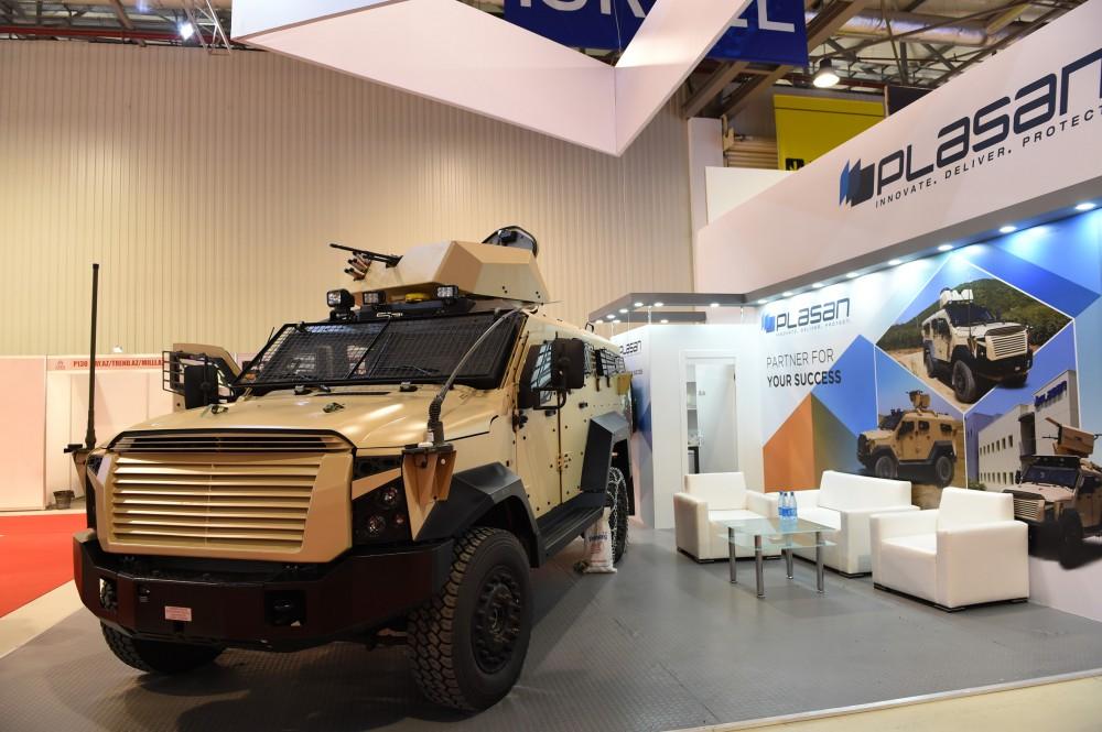 Prezident İlham Əliyev “ADEX 2016” II Azərbaycan Beynəlxalq müdafiə sərgisi ilə tanış olub (YENİLƏNİB) (FOTO)
