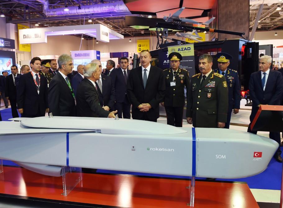 Prezident İlham Əliyev “ADEX 2016” II Azərbaycan Beynəlxalq müdafiə sərgisi ilə tanış olub (YENİLƏNİB) (FOTO)