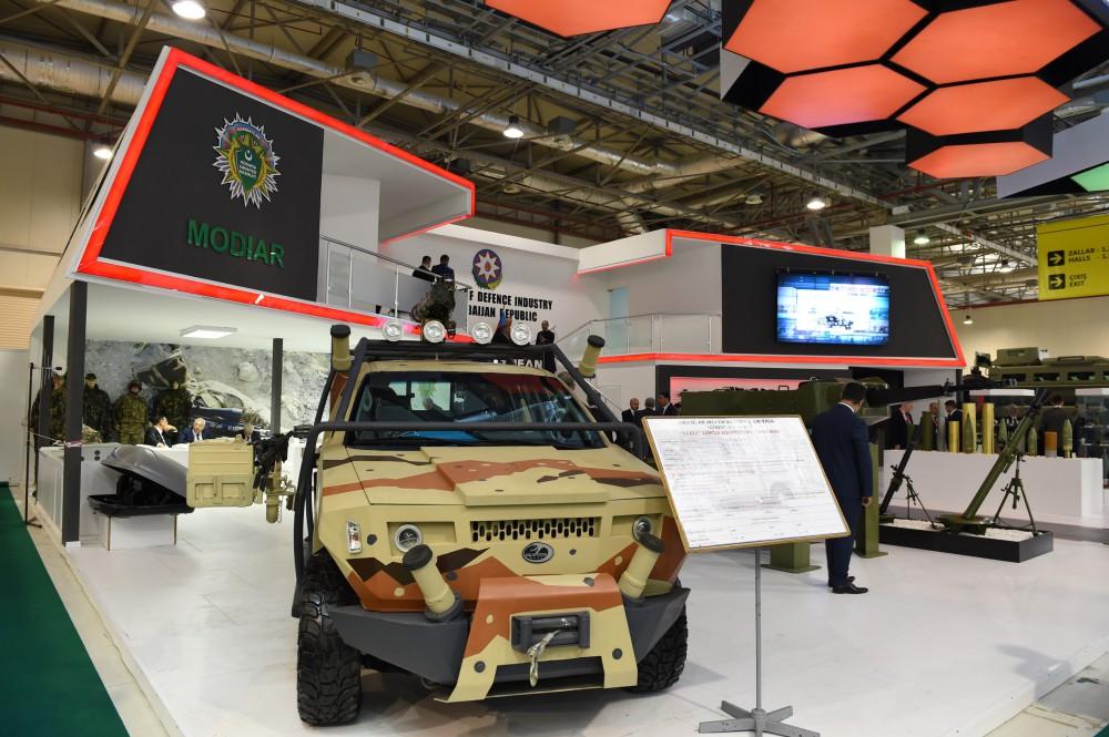 Prezident İlham Əliyev “ADEX 2016” II Azərbaycan Beynəlxalq müdafiə sərgisi ilə tanış olub (YENİLƏNİB) (FOTO)