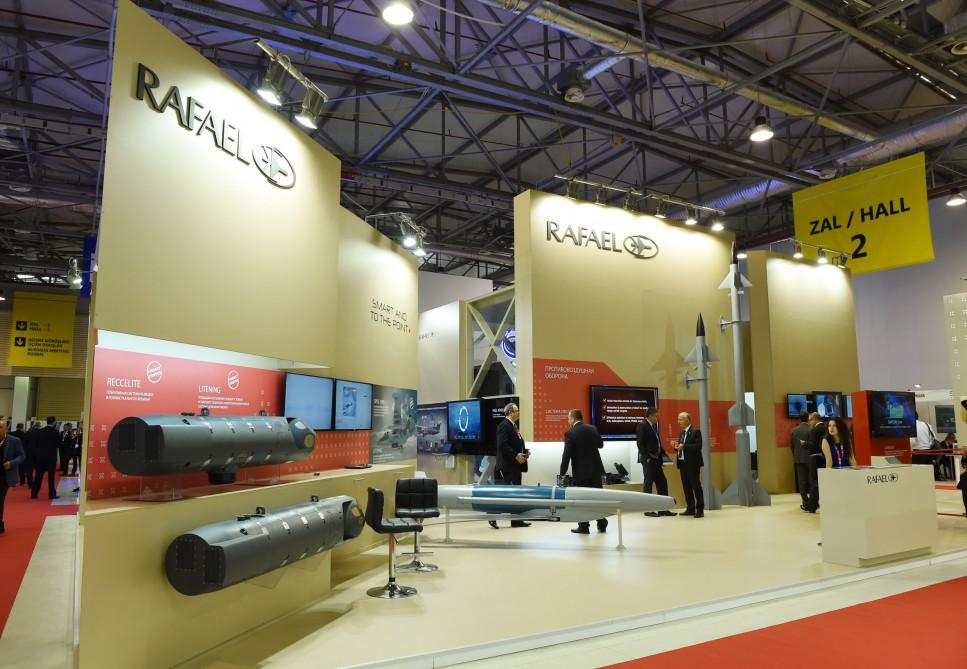 Prezident İlham Əliyev “ADEX 2016” II Azərbaycan Beynəlxalq müdafiə sərgisi ilə tanış olub (YENİLƏNİB) (FOTO)
