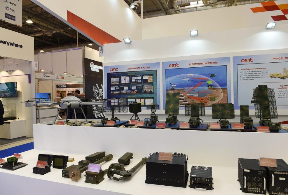 Prezident İlham Əliyev “ADEX 2016” II Azərbaycan Beynəlxalq müdafiə sərgisi ilə tanış olub (YENİLƏNİB) (FOTO)