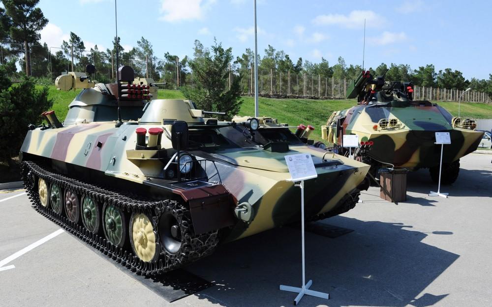 Prezident İlham Əliyev “ADEX 2016” II Azərbaycan Beynəlxalq müdafiə sərgisi ilə tanış olub (YENİLƏNİB) (FOTO)