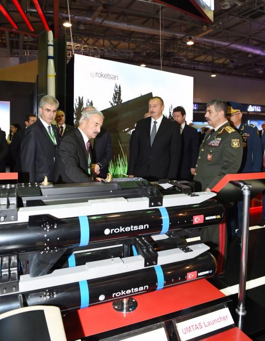 Prezident İlham Əliyev “ADEX 2016” II Azərbaycan Beynəlxalq müdafiə sərgisi ilə tanış olub (YENİLƏNİB) (FOTO)